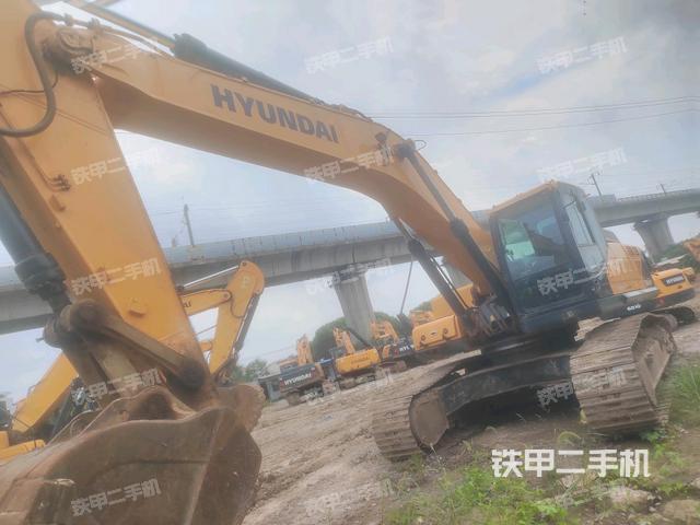 现代R350LVS挖掘机
