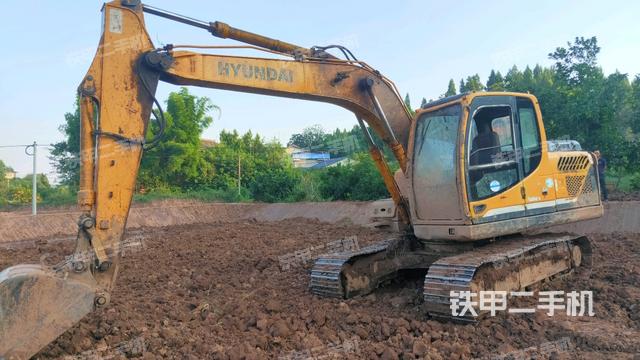 现代R150LC-9挖掘机