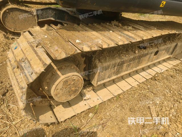 右側(cè)履帶整體?(行走機(jī)構(gòu)) 右側(cè)履帶整體?(行走機(jī)構(gòu))