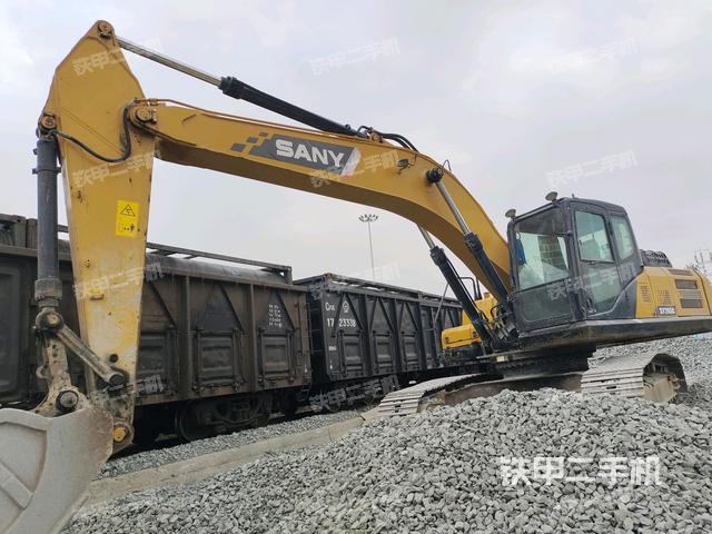 三一重工SY265C挖掘机
