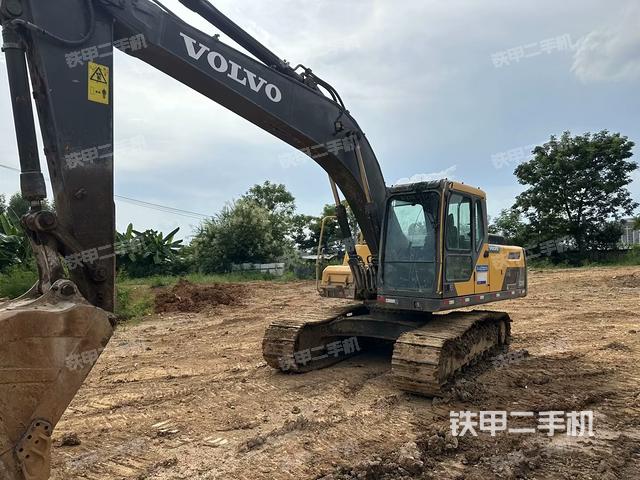 沃尔沃EC200 D挖掘机