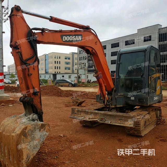 斗山DH60-7挖掘机