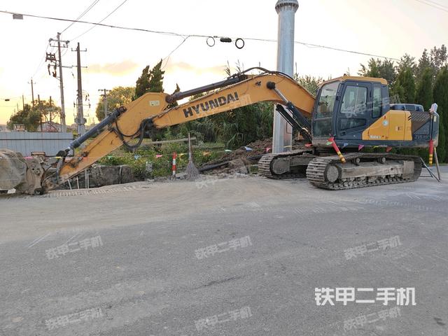 现代R215VS挖掘机