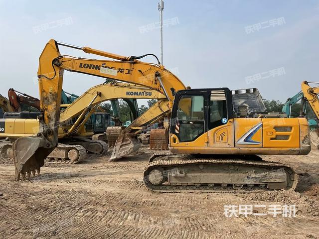 龙工LG6225E挖掘机