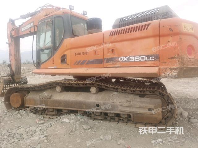 斗山DX380LC挖掘机