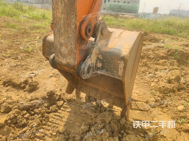 鏟斗45度(工作和回轉(zhuǎn)裝置) 鏟斗45度(工作和回轉(zhuǎn)裝置)