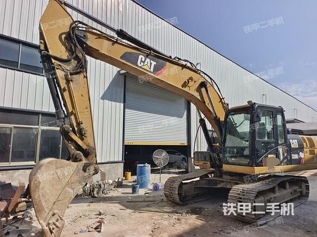 卡特彼勒320D2液压挖掘机