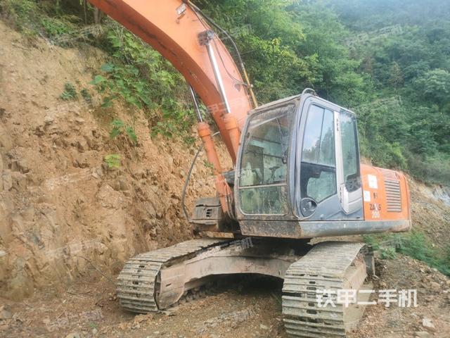 日立ZX200-3挖掘机