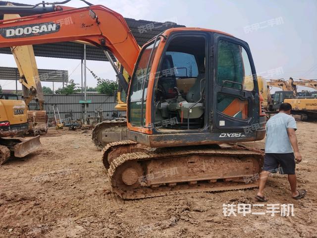 斗山DX75-9C挖掘机