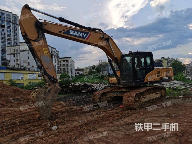 三一重工SY200C挖掘机