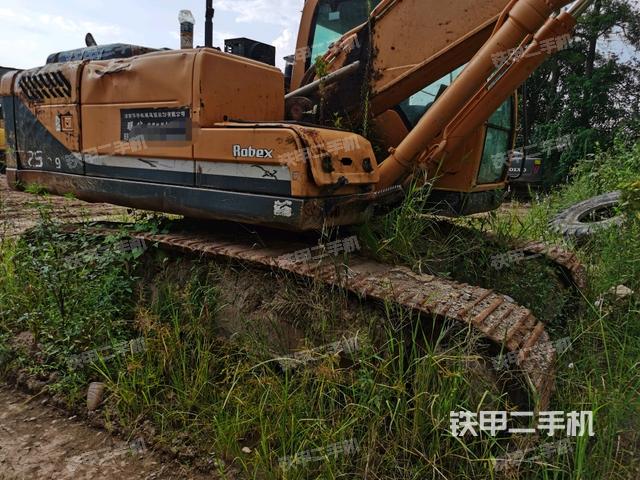现代R215-9挖掘机