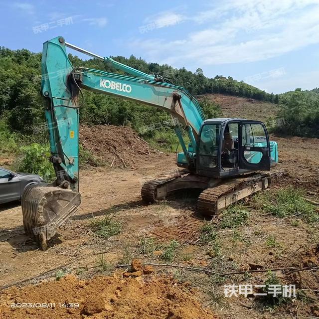 神钢SK210LC-8挖掘机