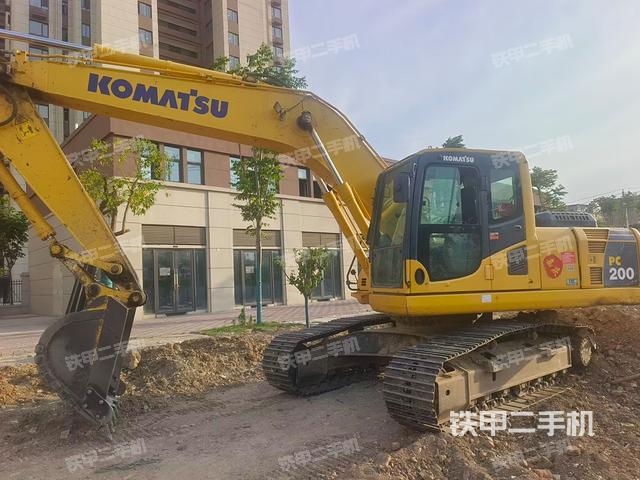 小松PC200-8M0挖掘机