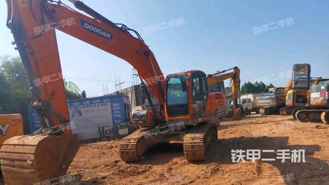 斗山DX215-9CN挖掘机