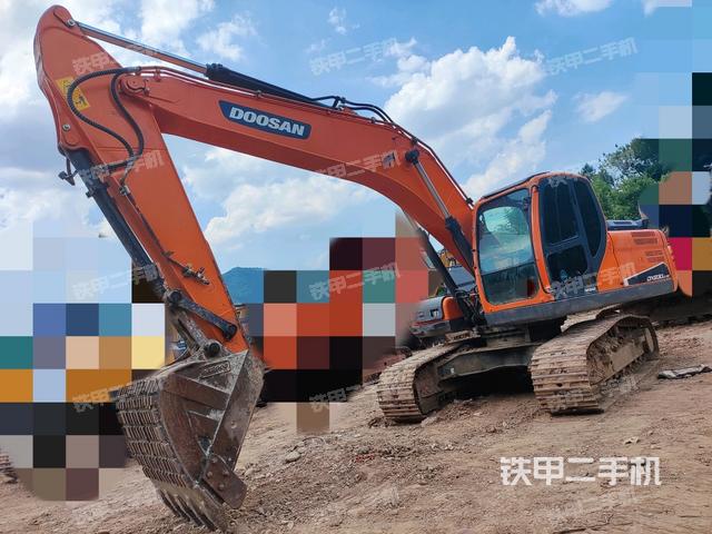 斗山DX215-9CN挖掘机