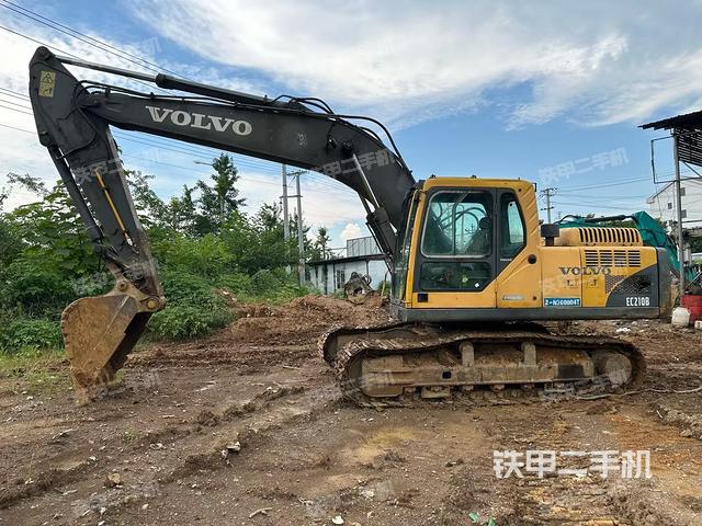 沃尔沃EC210B挖掘机