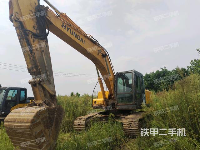 现代R225LC-7挖掘机