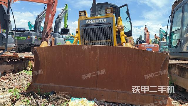 山推SD22沙漠型推土机