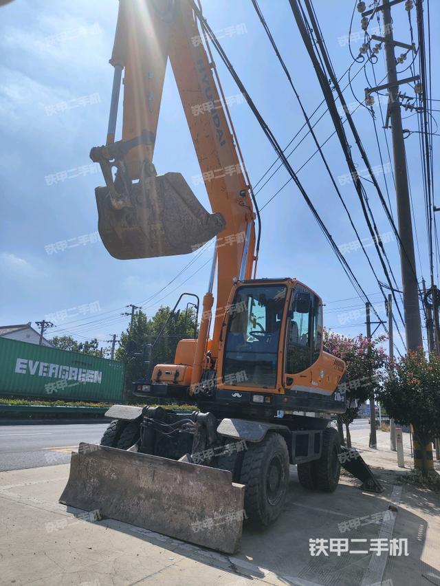 现代R210W-9挖掘机