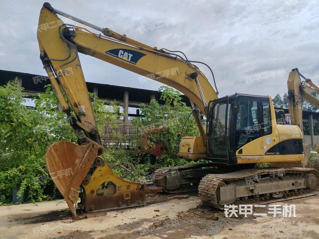 卡特彼勒320CU挖掘机