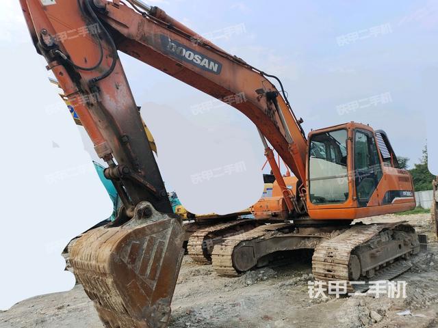 斗山DH220LC-9E挖掘机