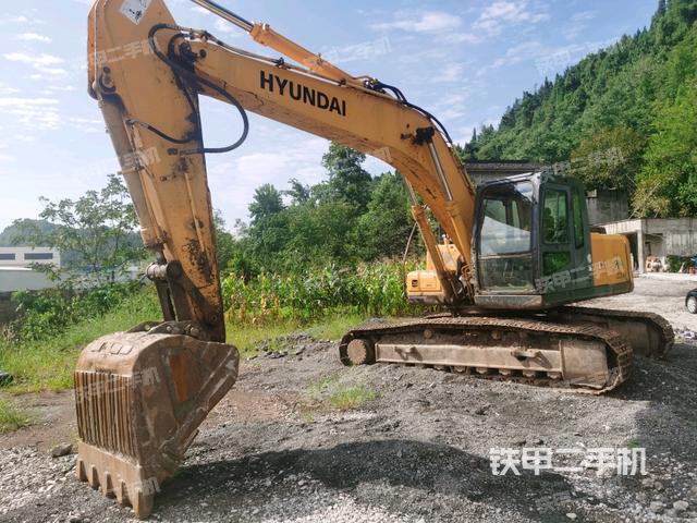 现代R225LC-7挖掘机
