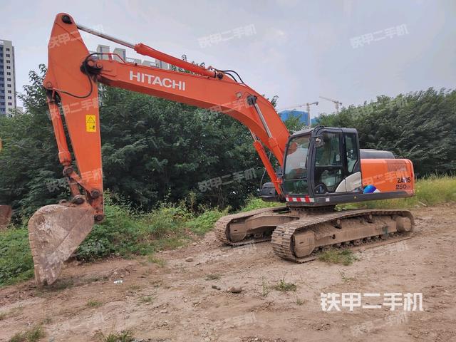 日立ZX250LC-5A挖掘机