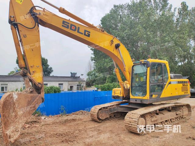 山东临工E6225F挖掘机
