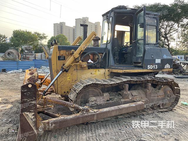 山推SD13标准型推土机