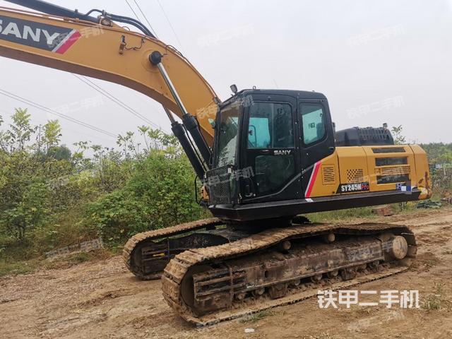 三一重工SY245H挖掘机