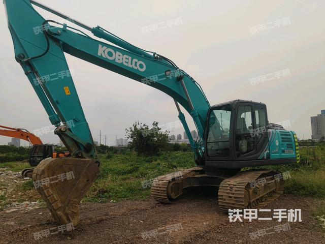 神钢SK200-10挖掘机