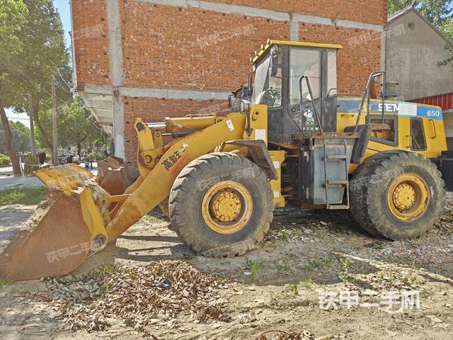 山工SEM650装载机