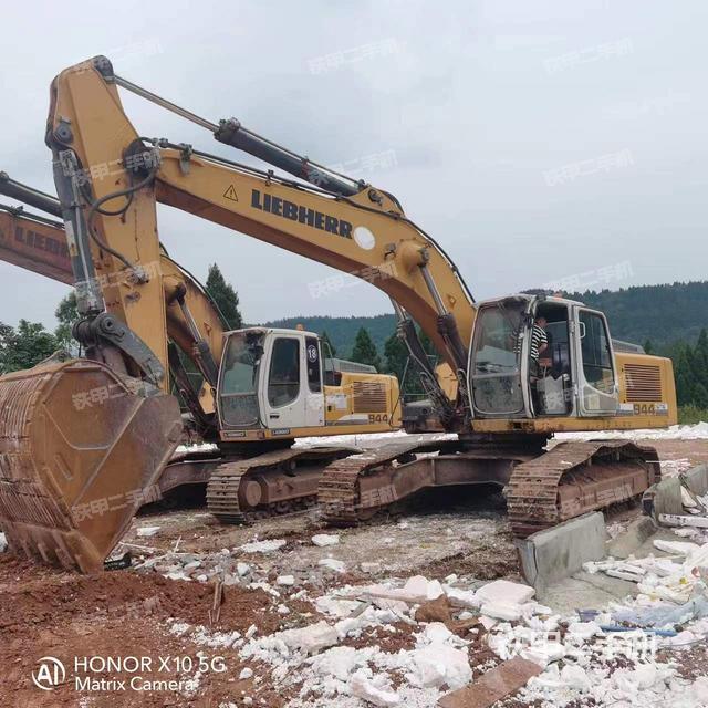 利勃海尔R944C SME挖掘机