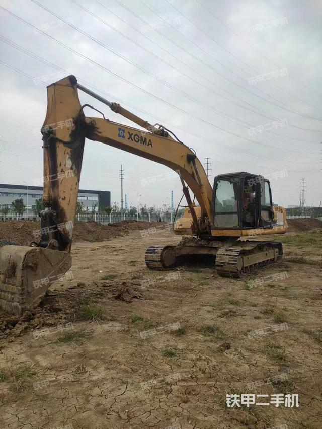 厦工XG822LC挖掘机