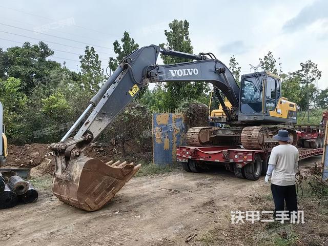 沃尔沃EC220DL挖掘机