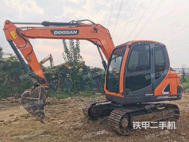 斗山DX75-9CN PLUS挖掘机