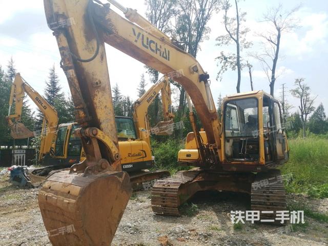 玉柴YC135-6挖掘机