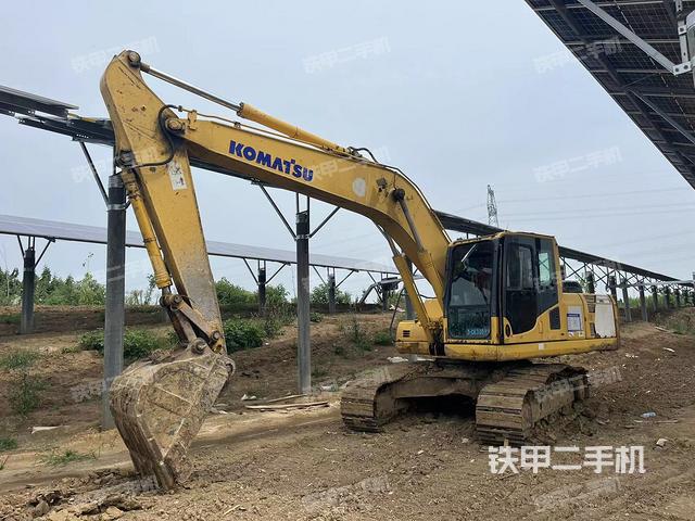 小松PC200-8挖掘机