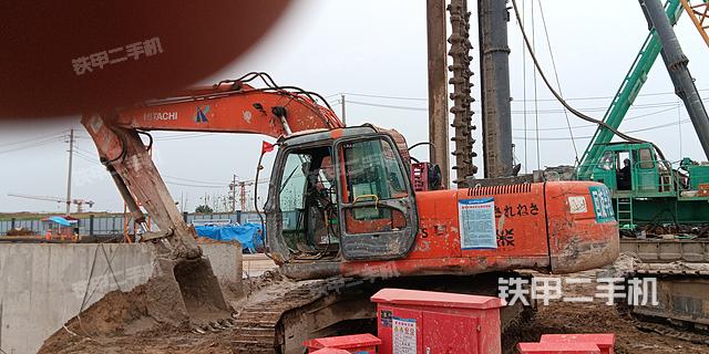 日立ZX200挖掘机