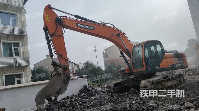 斗山DX220LC-9C挖掘机