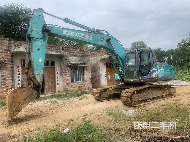 神钢SK210LC-8挖掘机