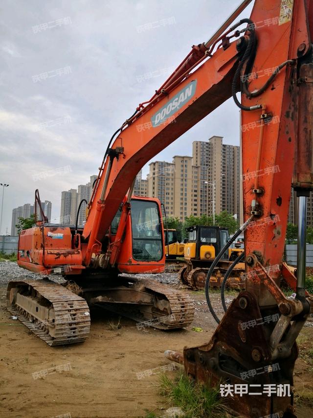 斗山DH220LC-7挖掘机