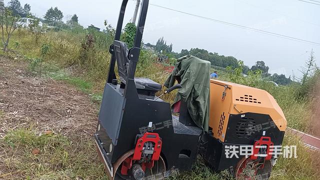 山东奔马BM3000J压路机