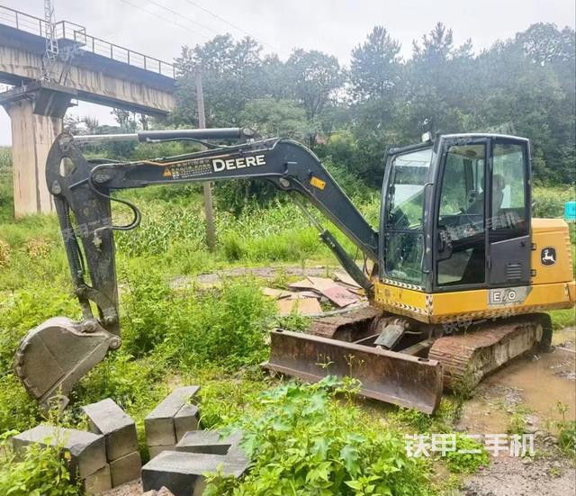 约翰迪尔E60挖掘机