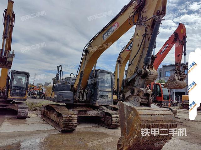 徐工XE215DA挖掘机