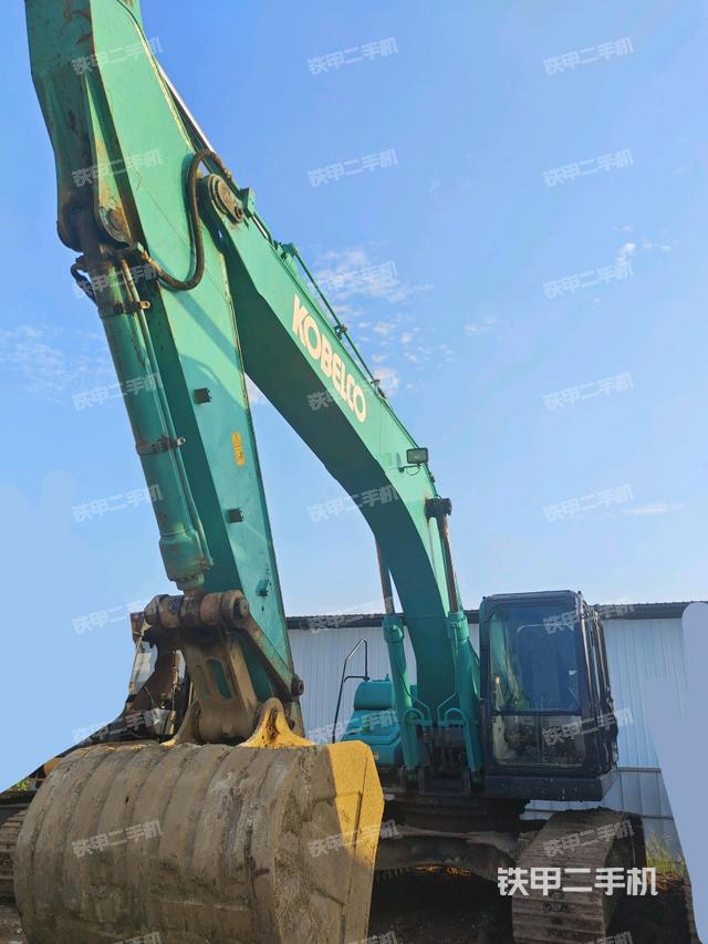神钢SK260LC-10挖掘机
