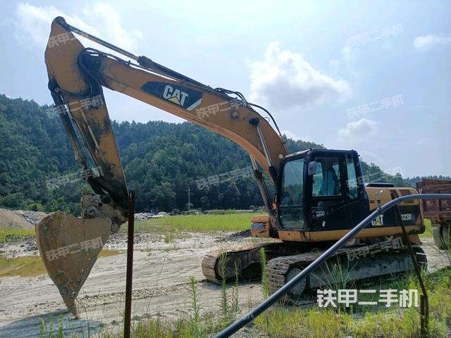 卡特彼勒323D液压挖掘机