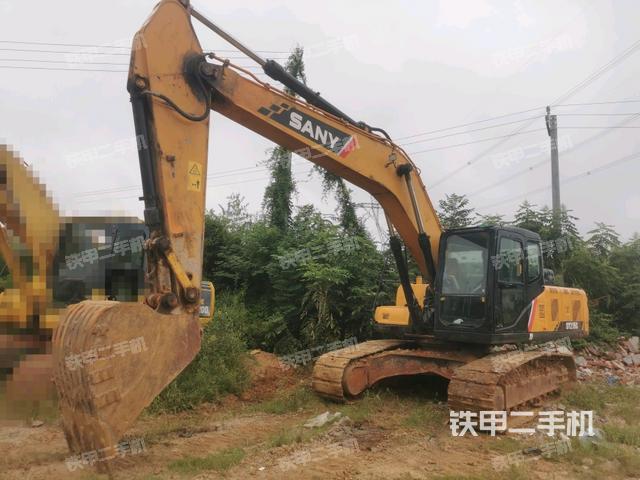 三一重工SY215C挖掘机