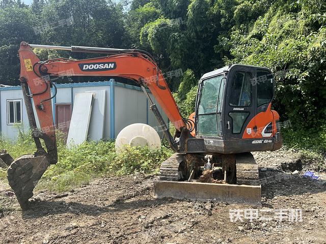 斗山DX55-9C挖掘机