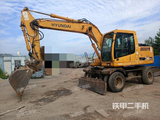 现代R150W-7挖掘机